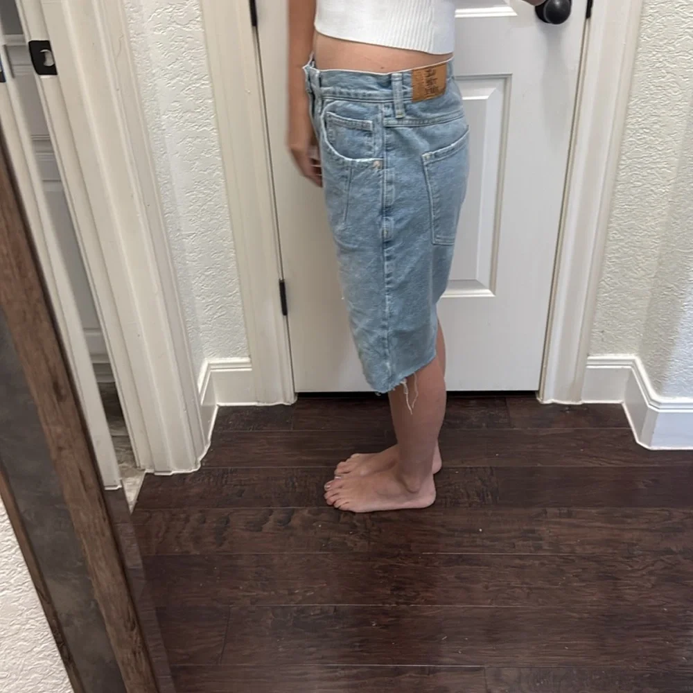 NWT Free People Ghost Town high rise  Long jorts Short size 32